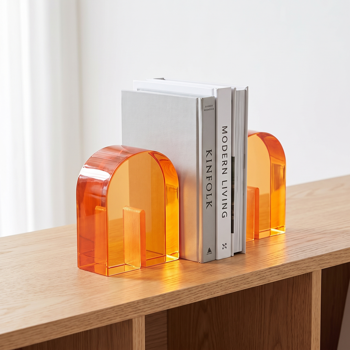 Celestique | Sujetalibros de cristal translúcido con forma de arco geométrico para estantería
